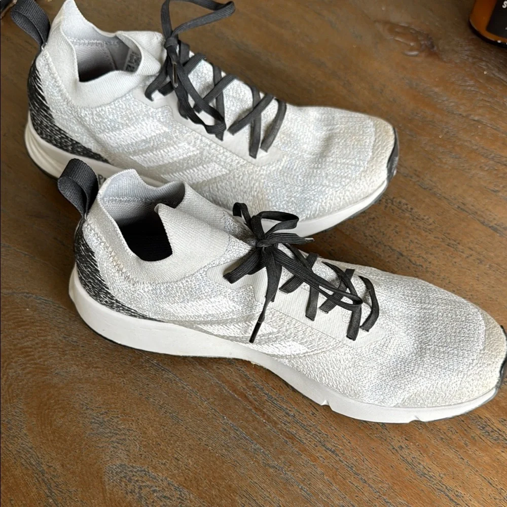 Men’s Adidas TERREX Gray and Black Athletic Shoes - Size 11 - Picture 7 of 9